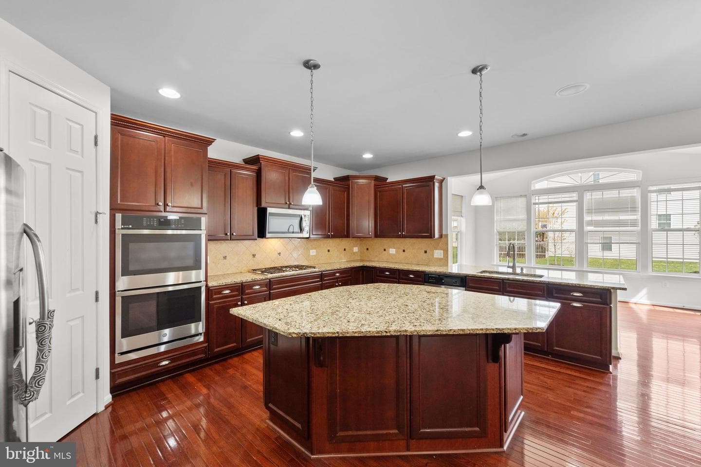 24880 Myers Glen Place photo 19