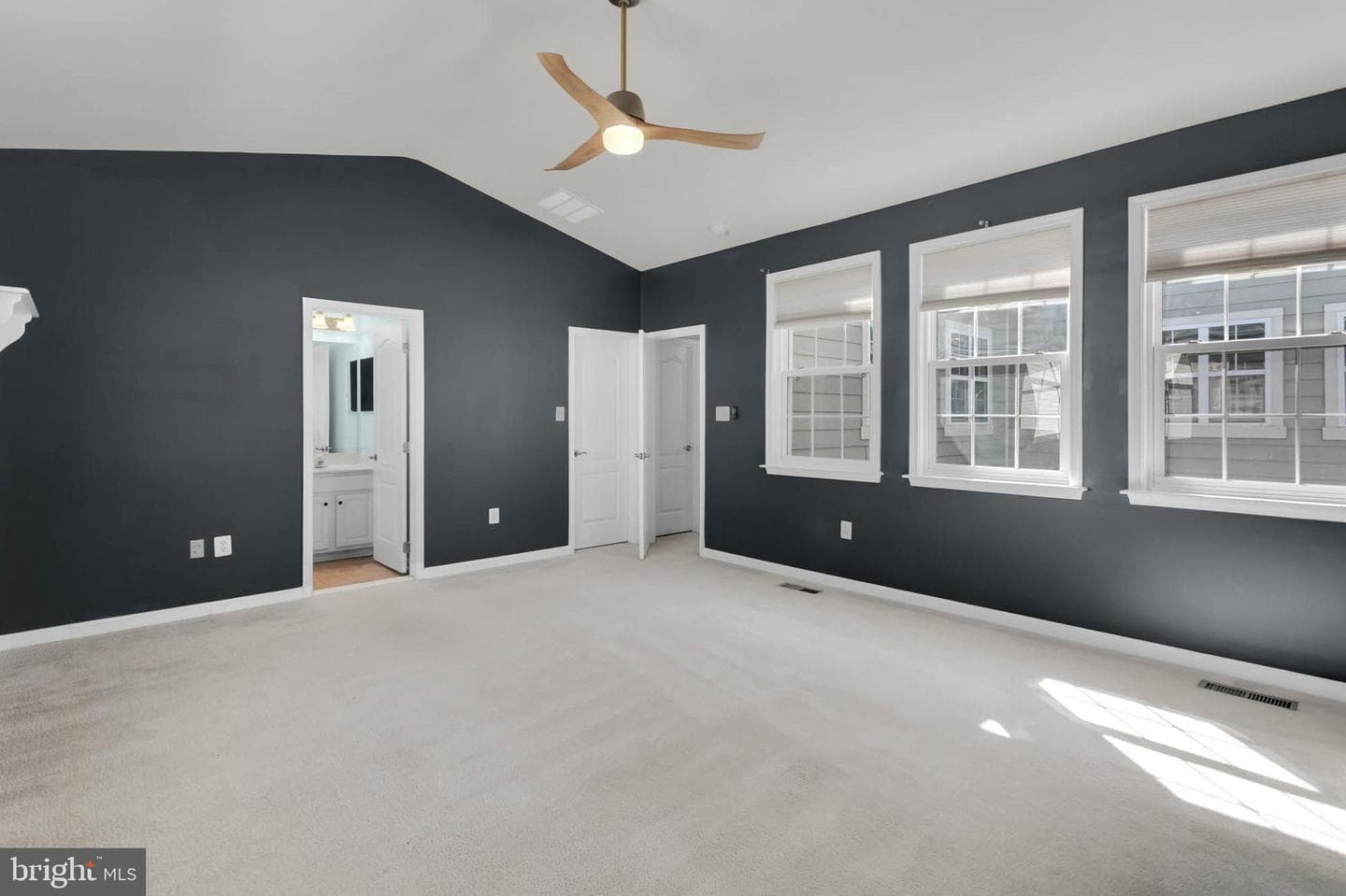 19398 Coppermine Square photo 33