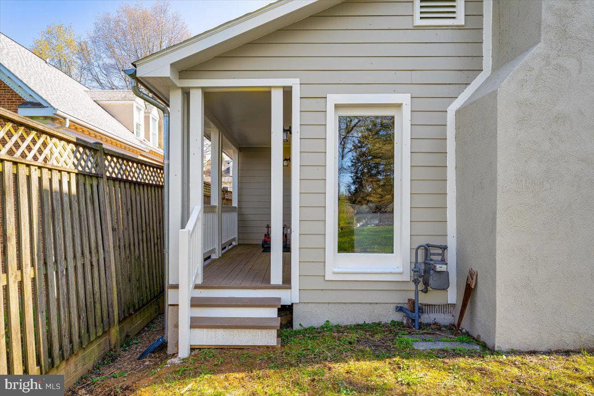 400 E Marshall Street photo 26