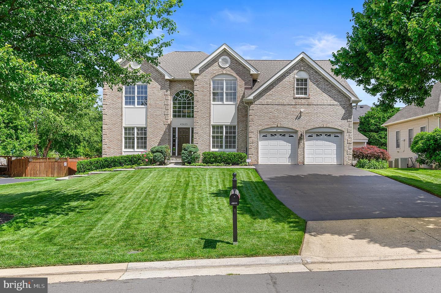 43623 London Way photo 2