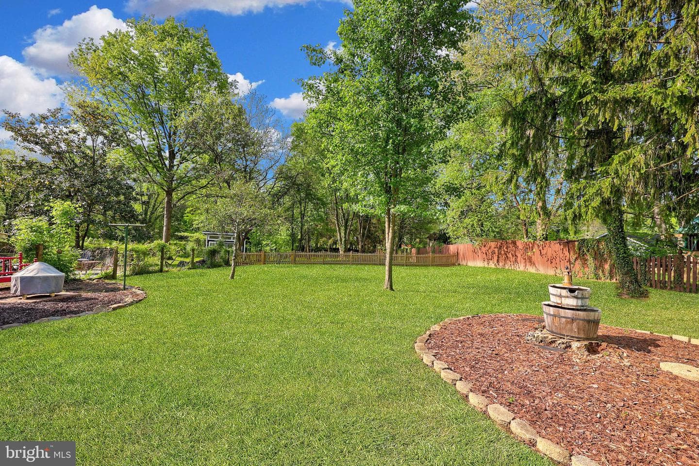 331 W Colonial Highway photo 6