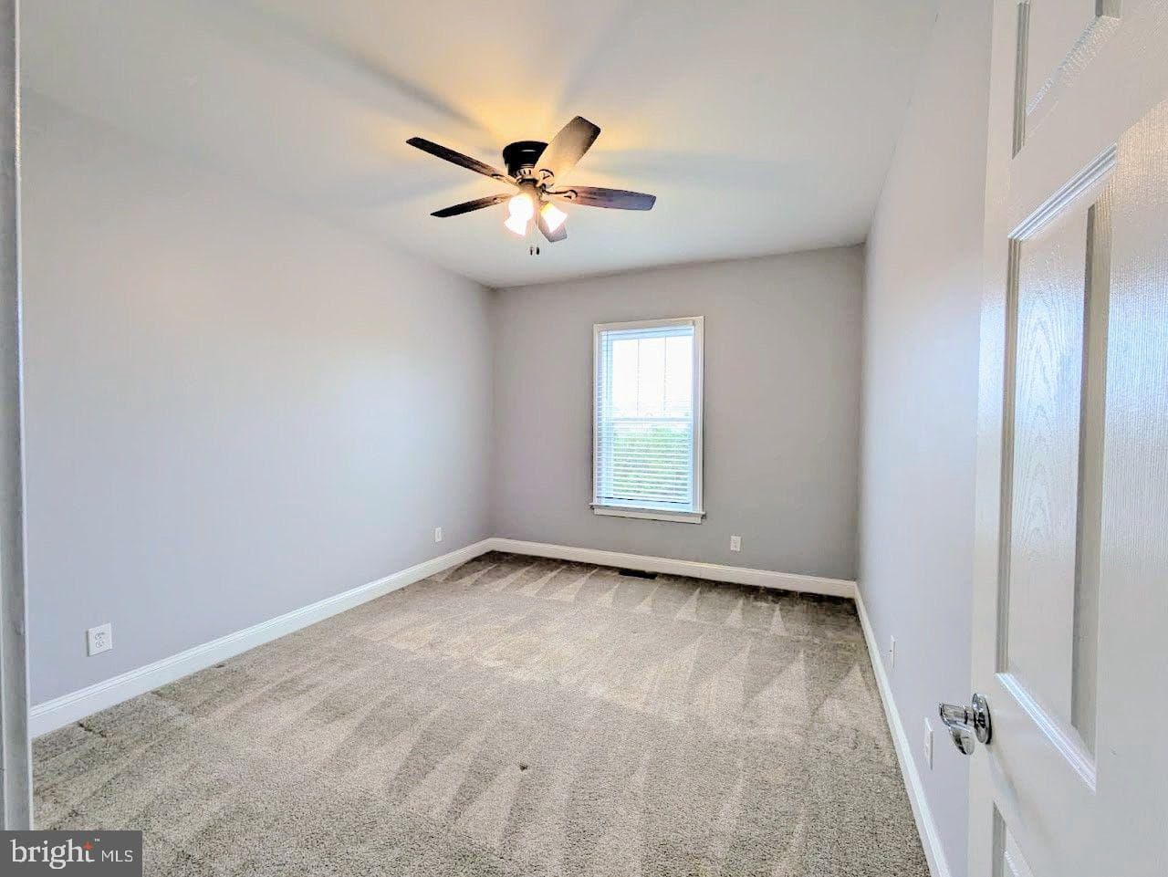 42394 Grahams Stable Square photo 12