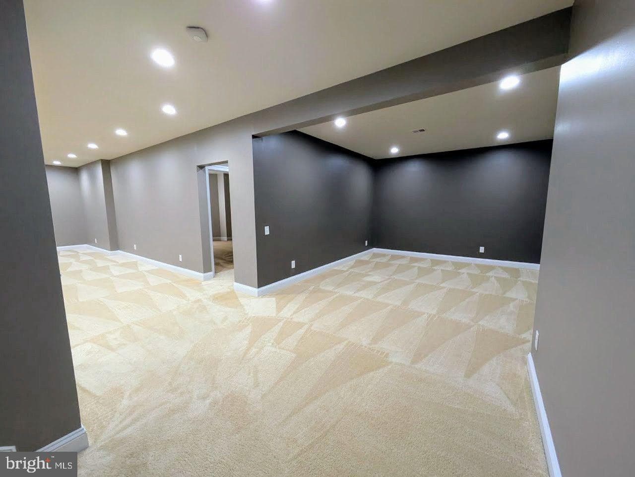 42394 Grahams Stable Square photo 19