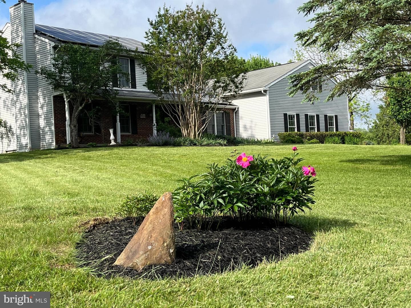 15608 Edgegrove Road photo 2