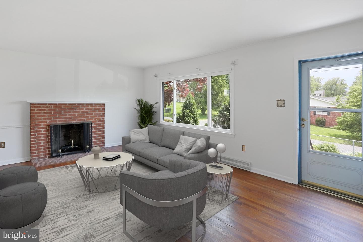 321 E E Street photo 10