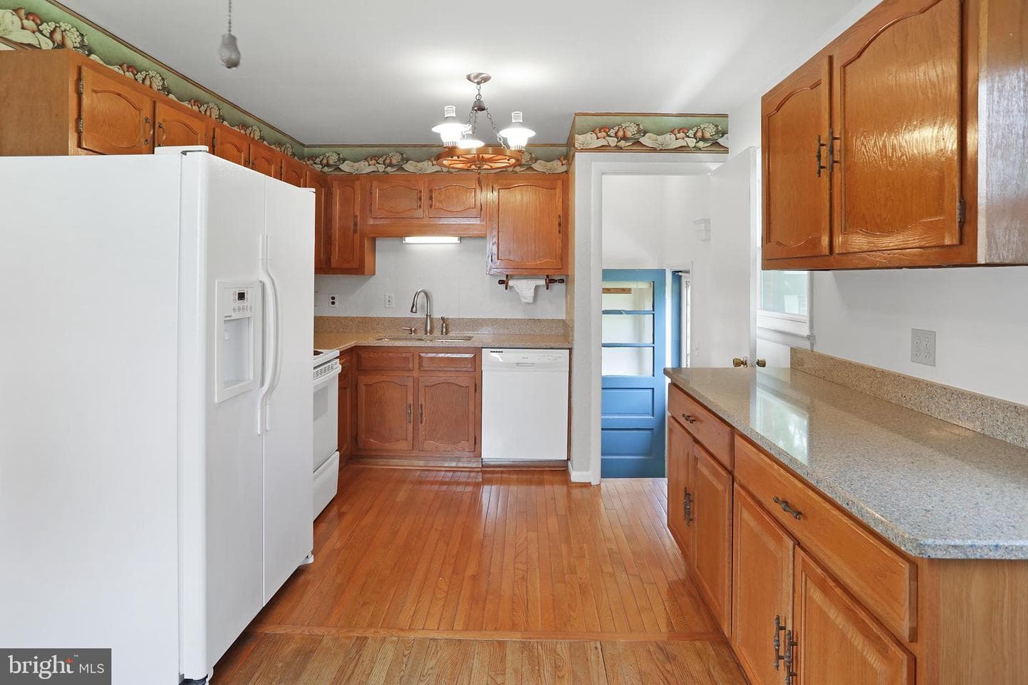 321 E E Street photo 15