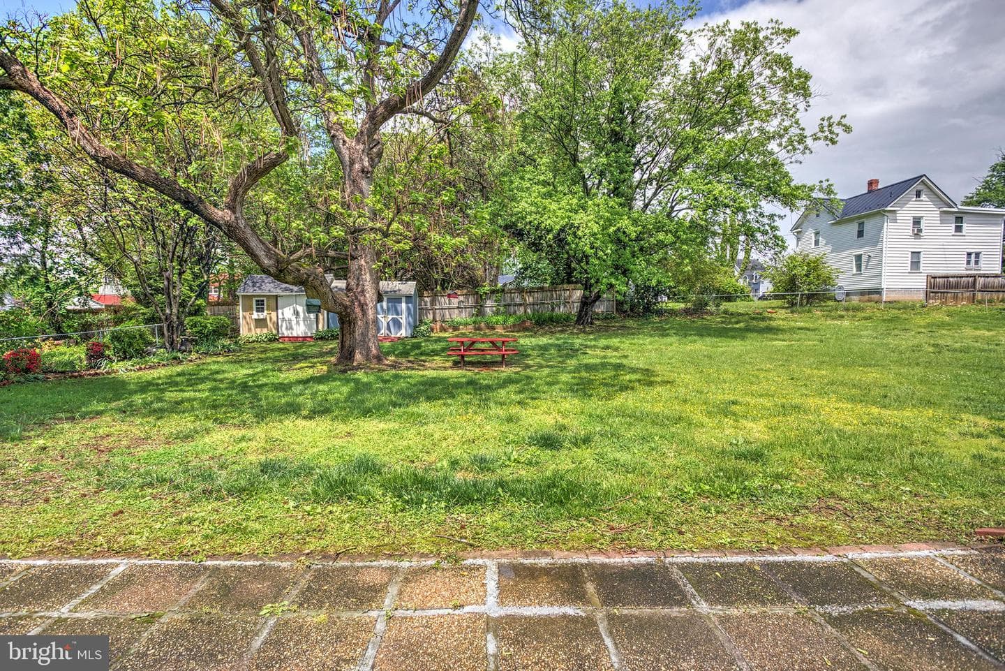 321 E E Street photo 32