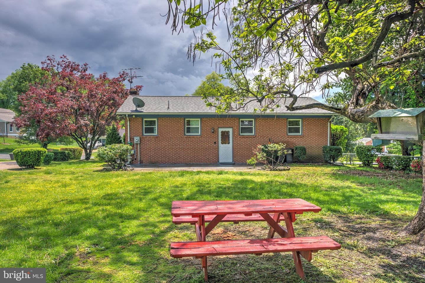 321 E E Street photo 33