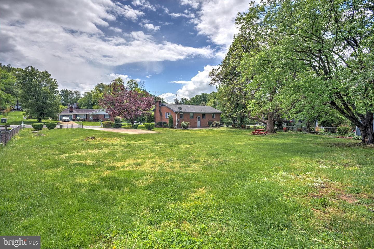 321 E E Street photo 36