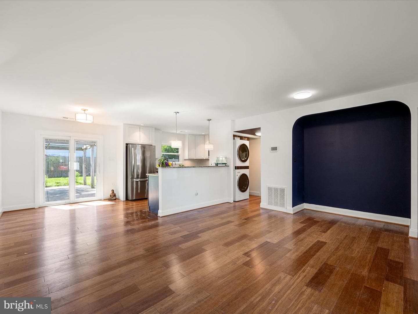 1904 N Amelia Street photo 11