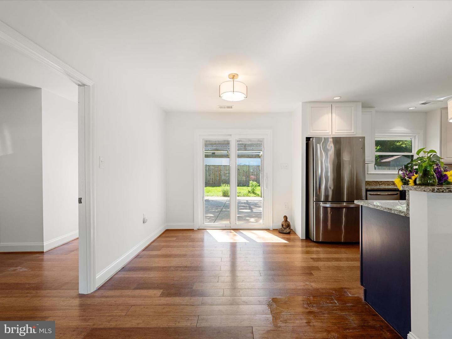 1904 N Amelia Street photo 12