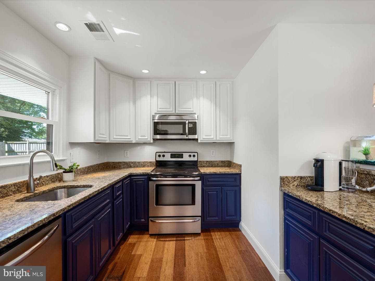 1904 N Amelia Street photo 15