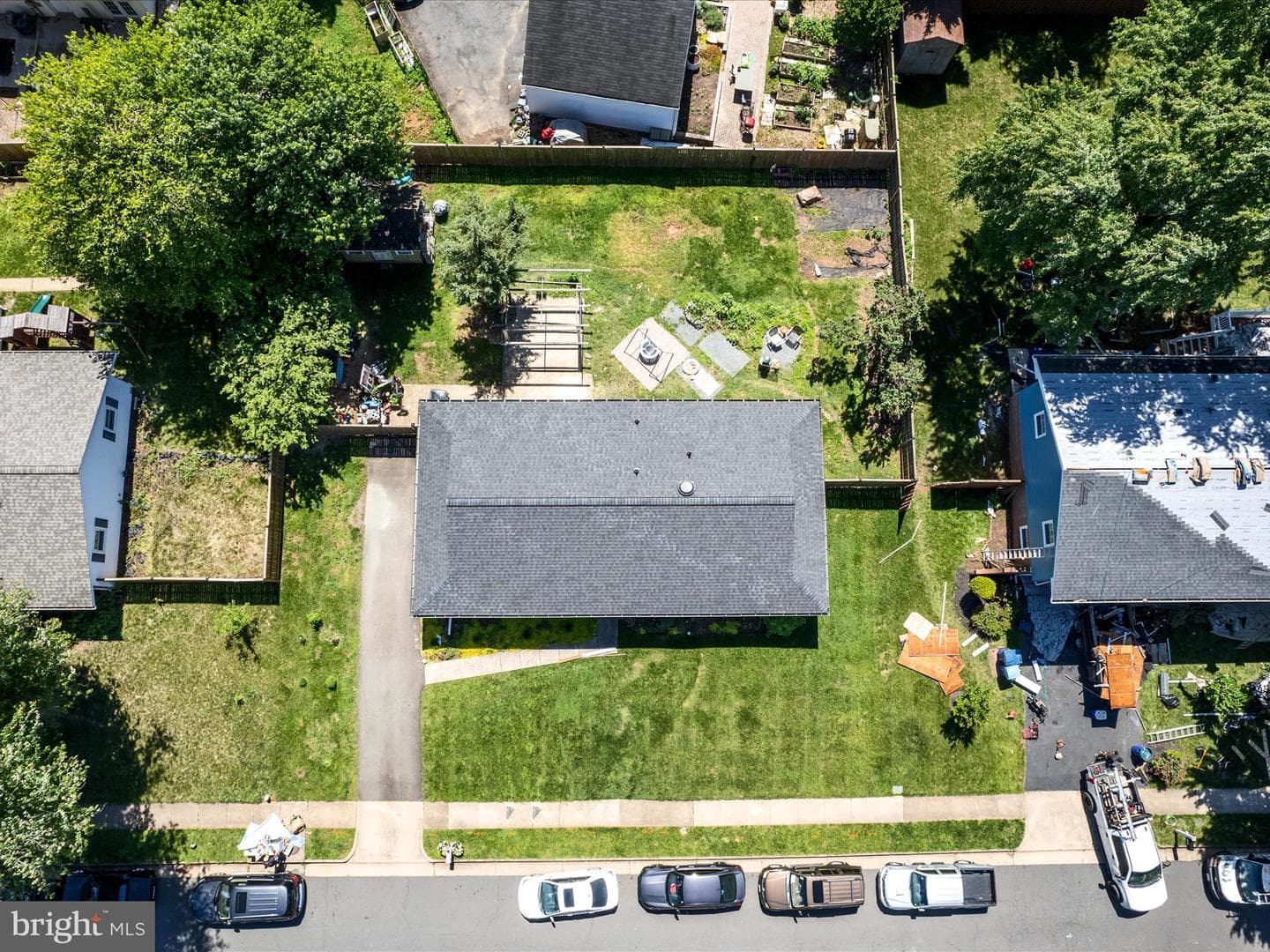 1904 N Amelia Street photo 38
