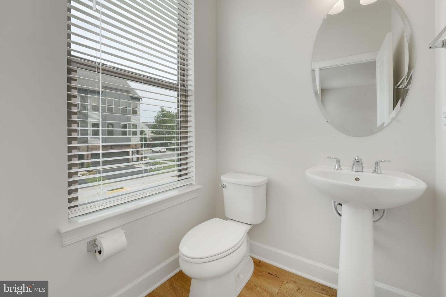 45399 Daveno Square photo 14