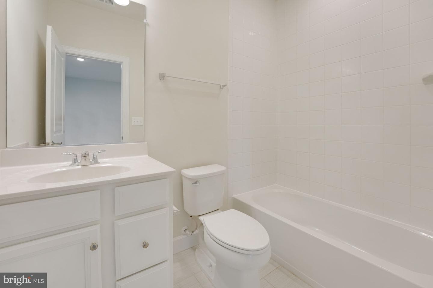 45399 Daveno Square photo 30