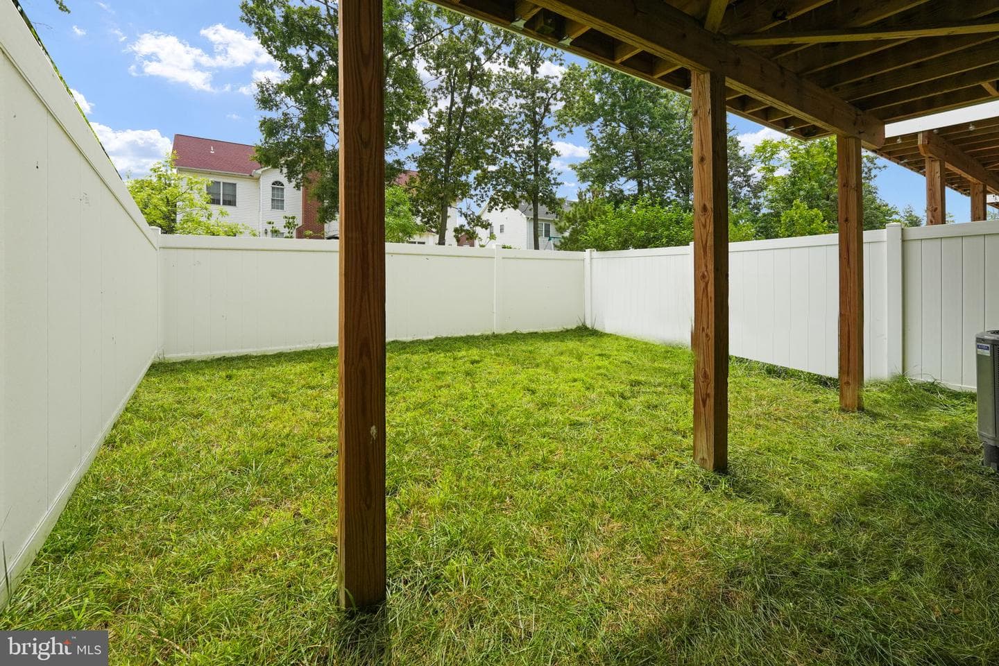 45399 Daveno Square photo 32