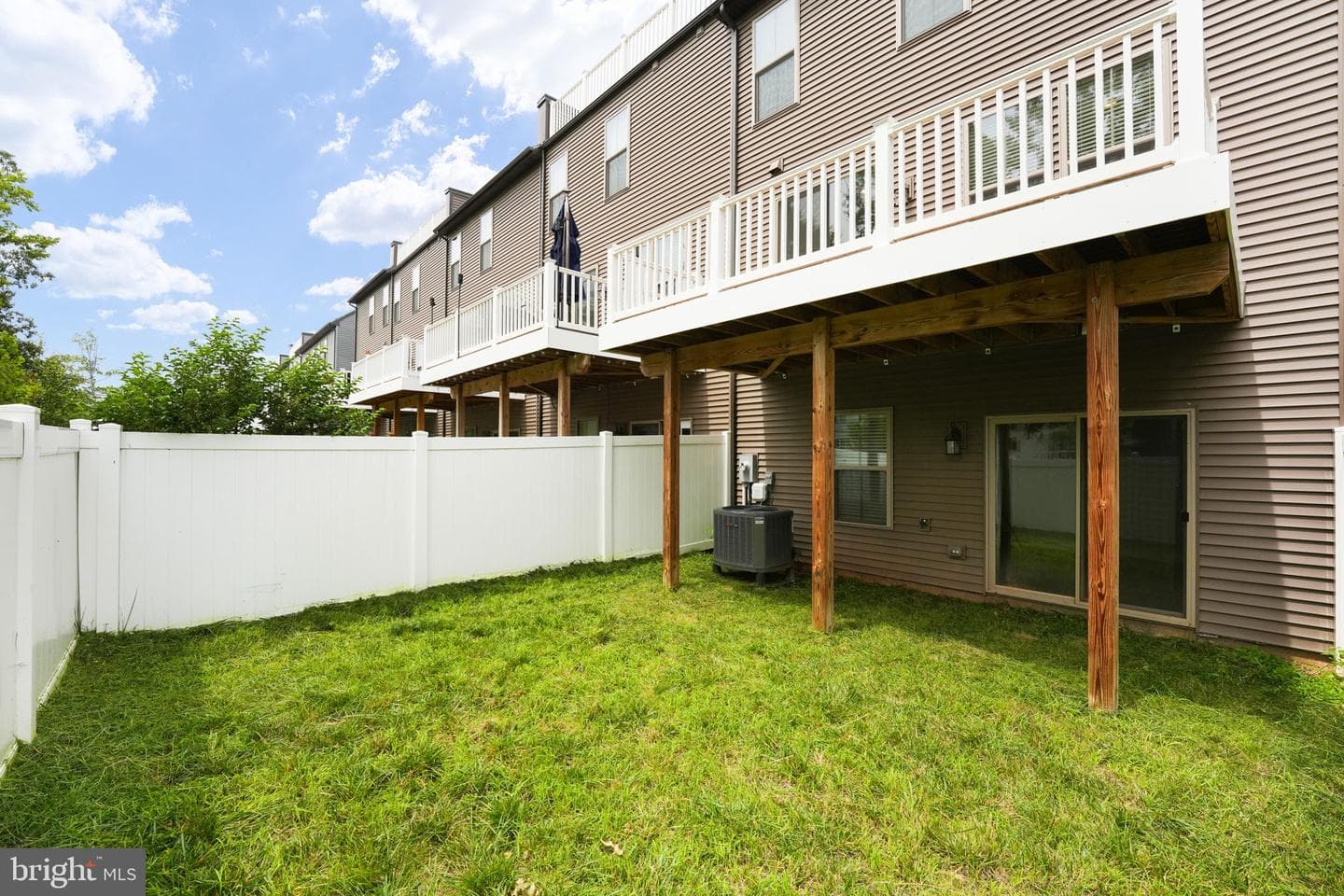 45399 Daveno Square photo 33