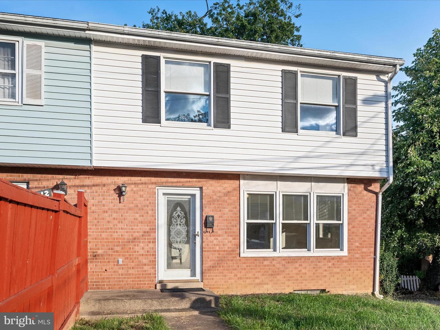 414 Madison Court SE photo 1