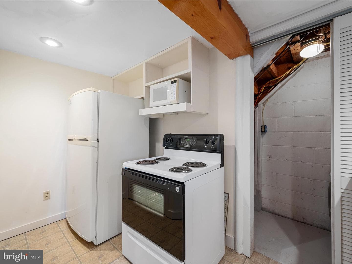 414 Madison Court SE photo 24