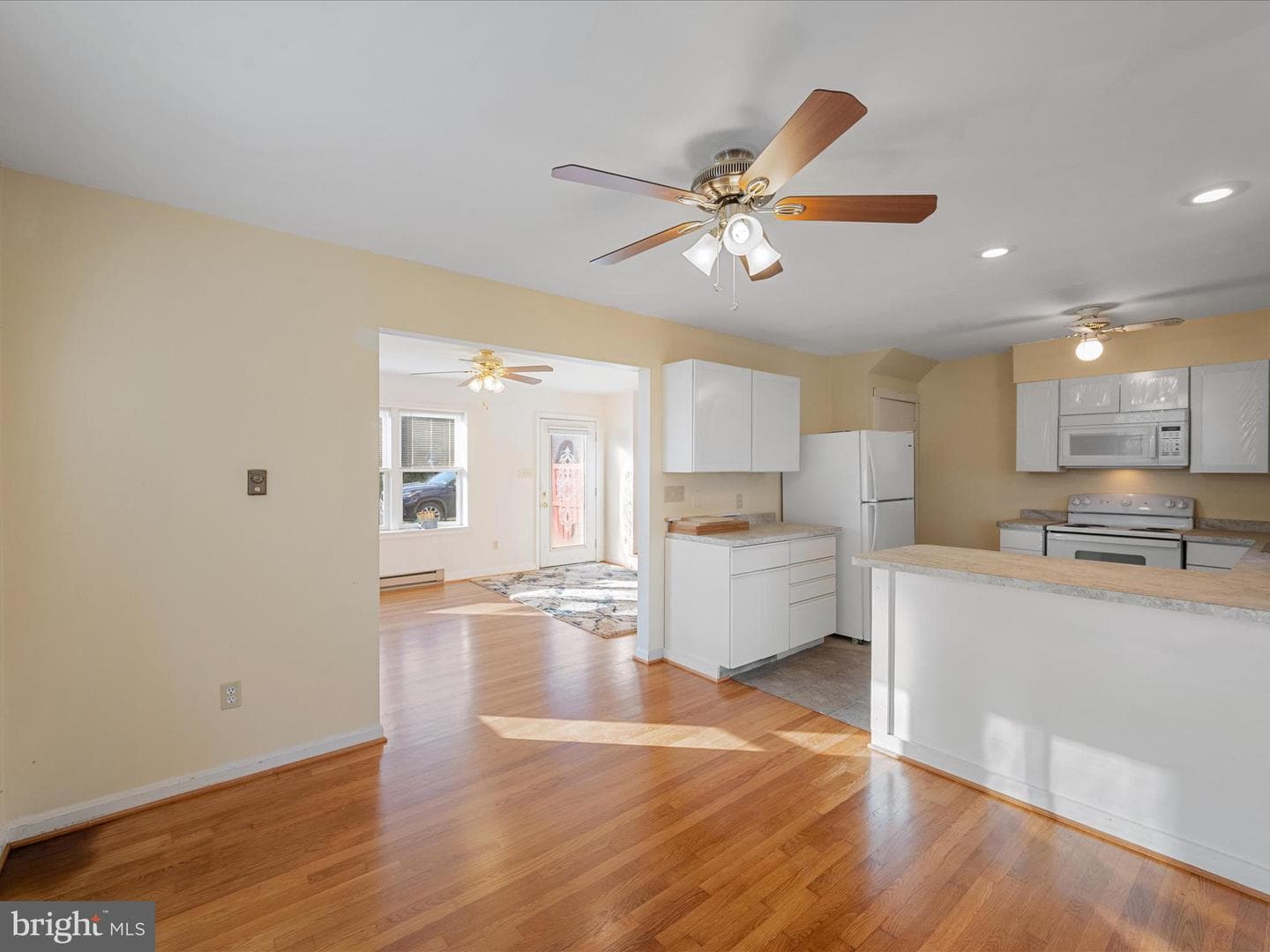 414 Madison Court SE photo 9
