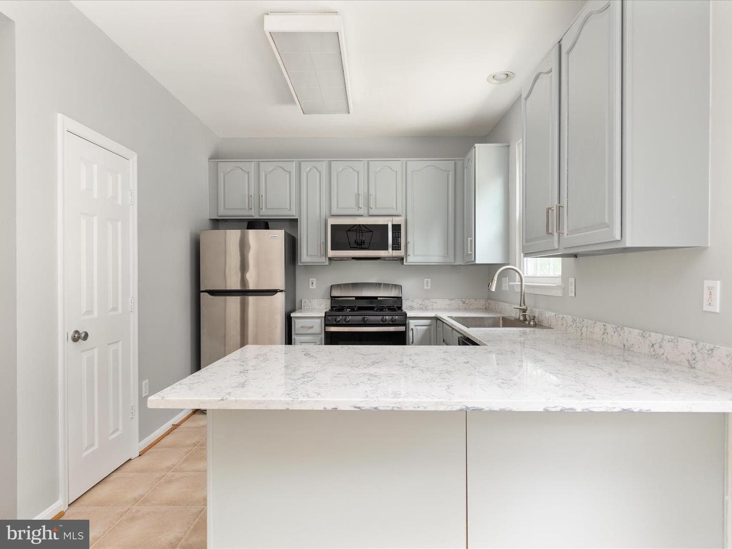 21586 Bankbarn Terrace photo 16