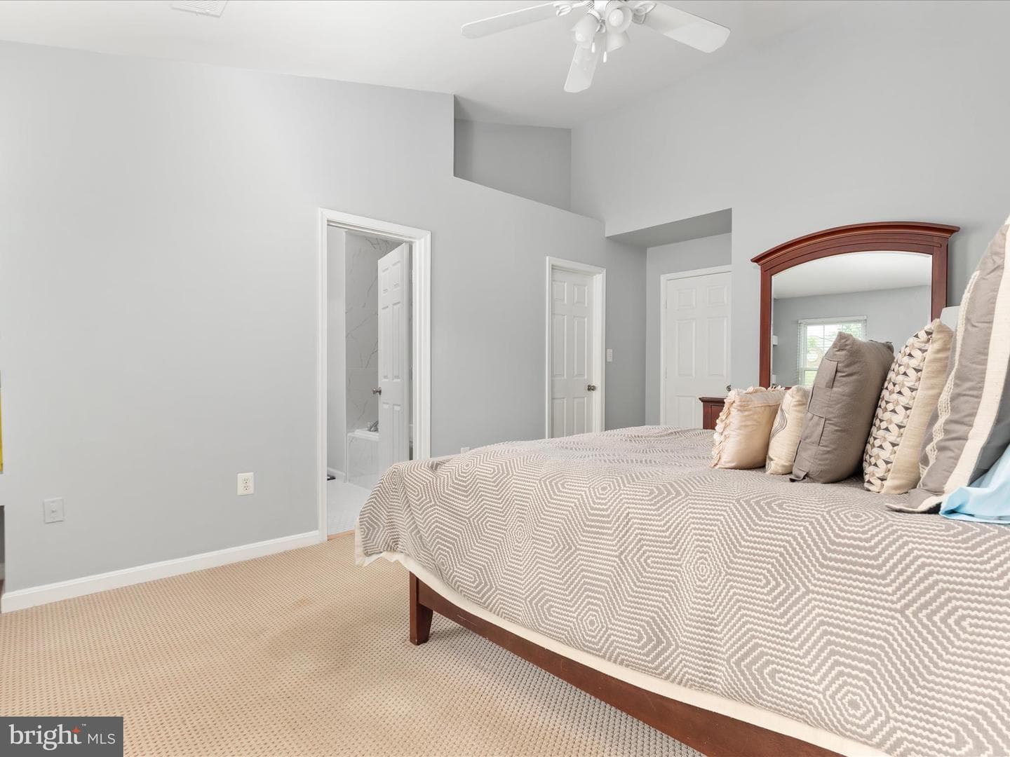 21586 Bankbarn Terrace photo 4