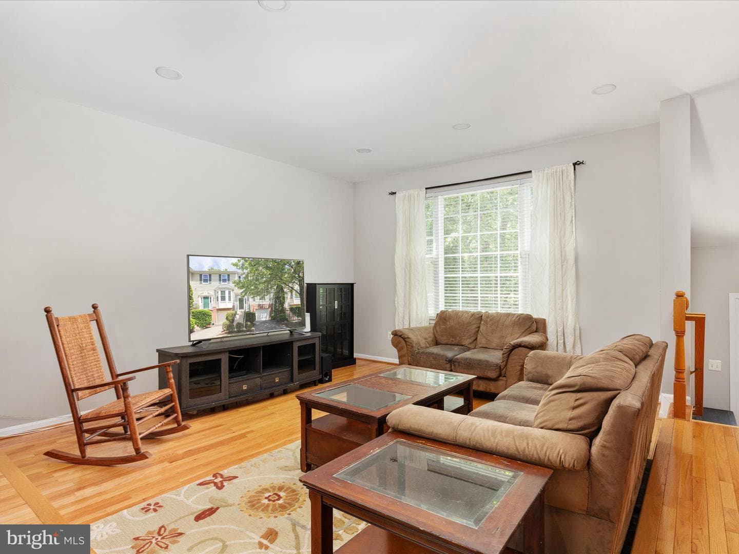 21586 Bankbarn Terrace photo 8