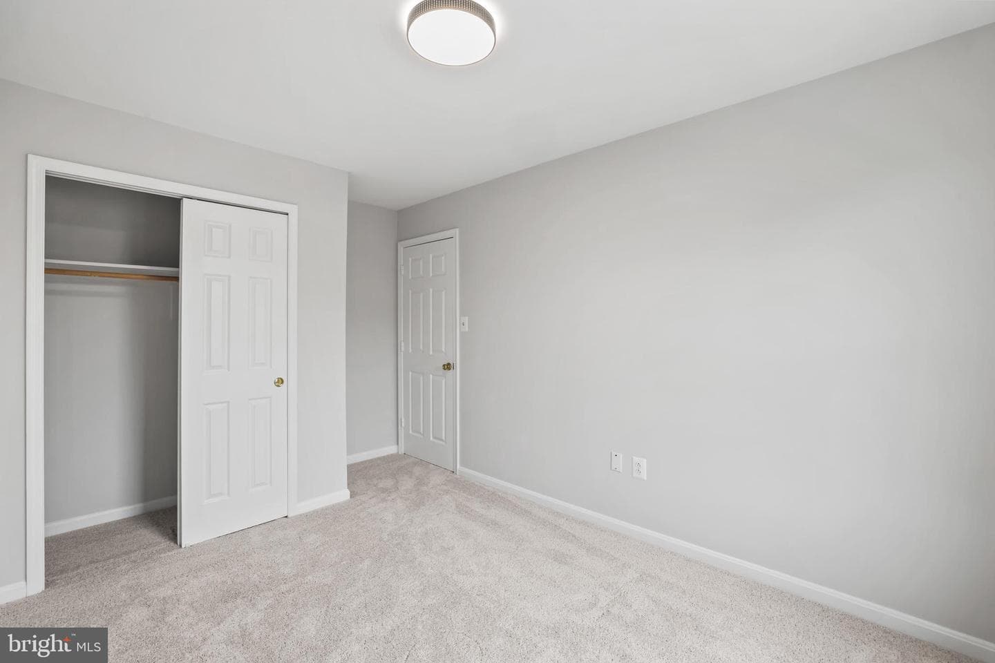 43150 Gatwick Square photo 22