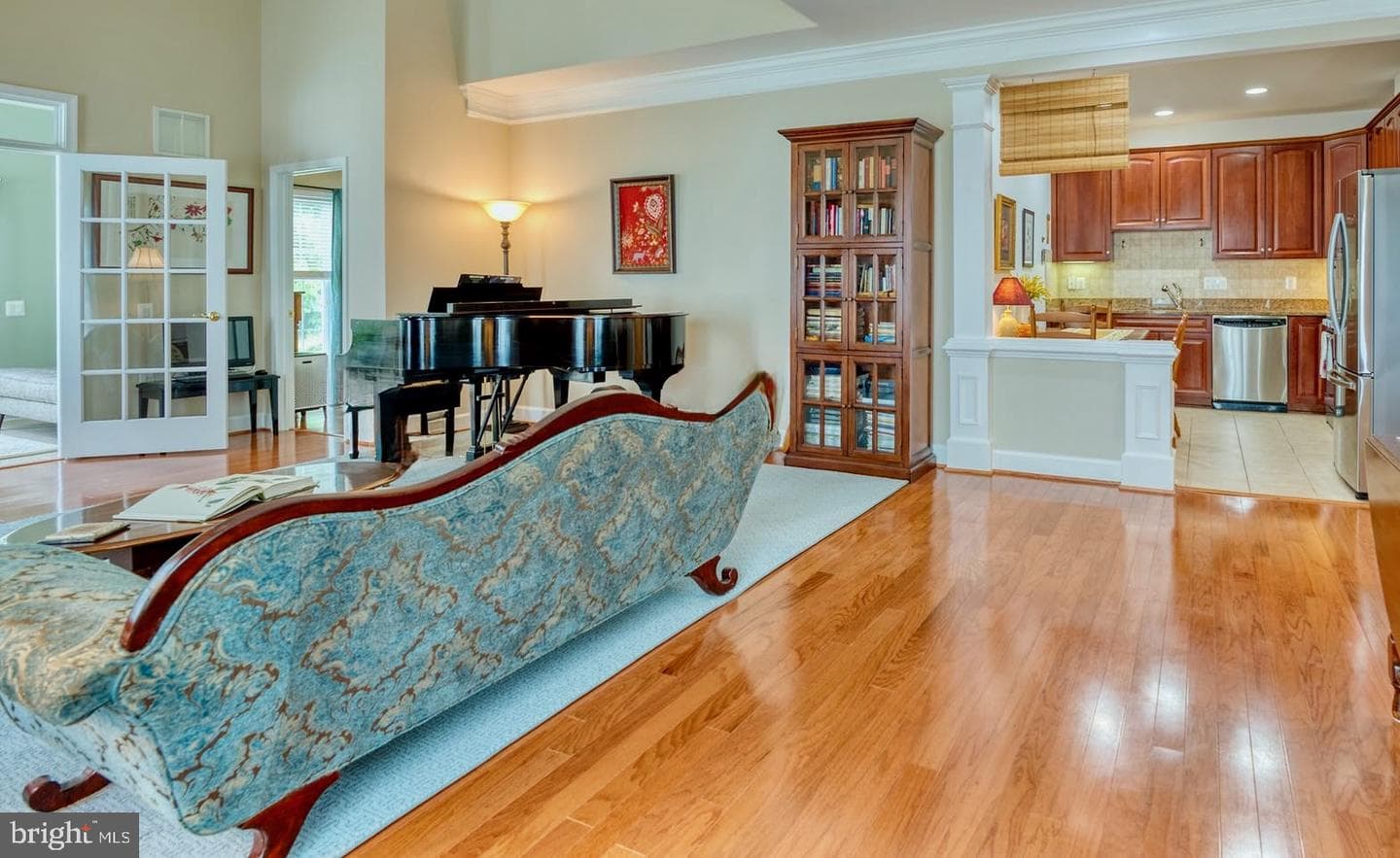 44458 Maltese Falcon Square photo 11