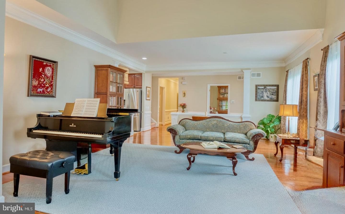 44458 Maltese Falcon Square photo 17