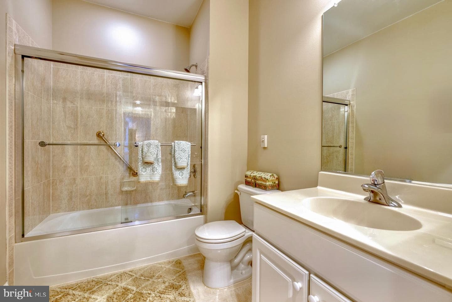 44458 Maltese Falcon Square photo 25