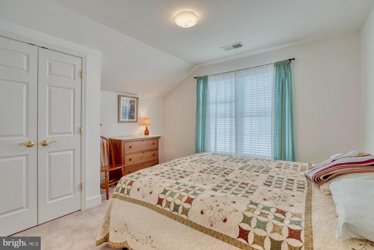 44458 Maltese Falcon Square photo 29