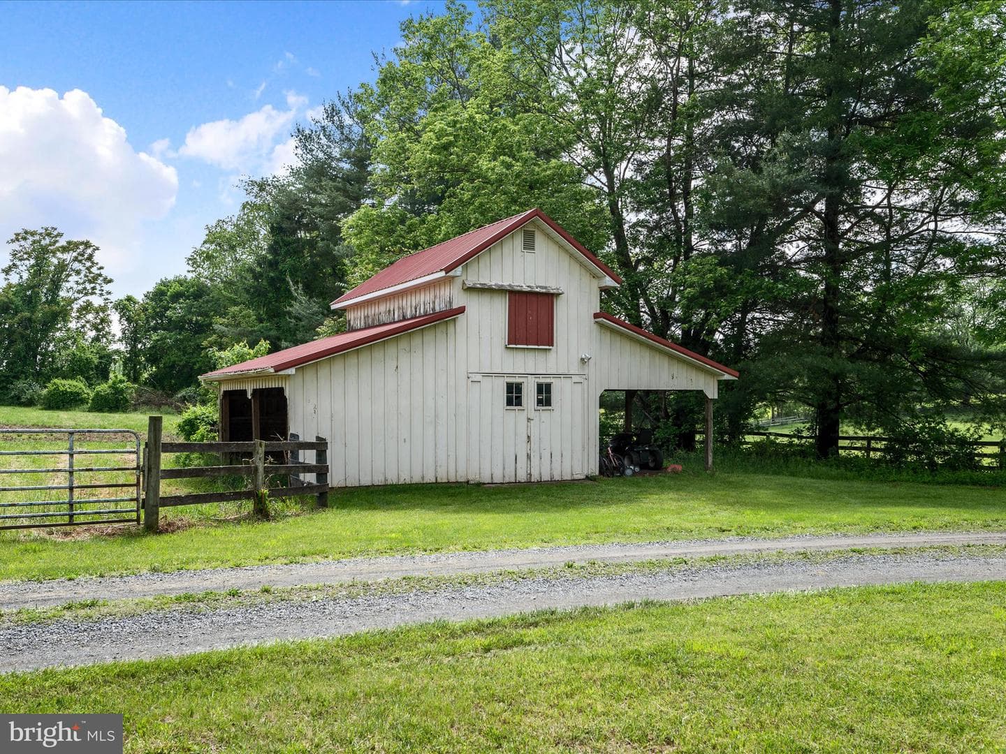 36711 Philomont Road photo 50