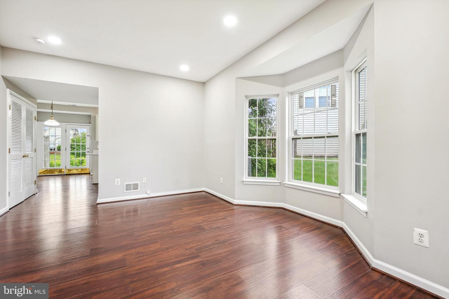20915 Killawog Terrace photo 5