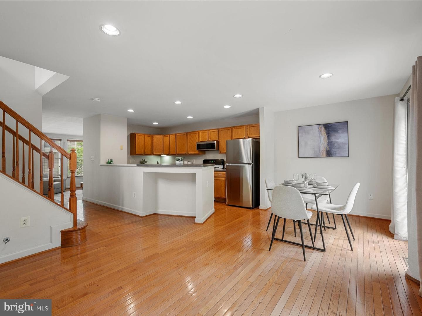 119 Maximillian Court SW photo 10