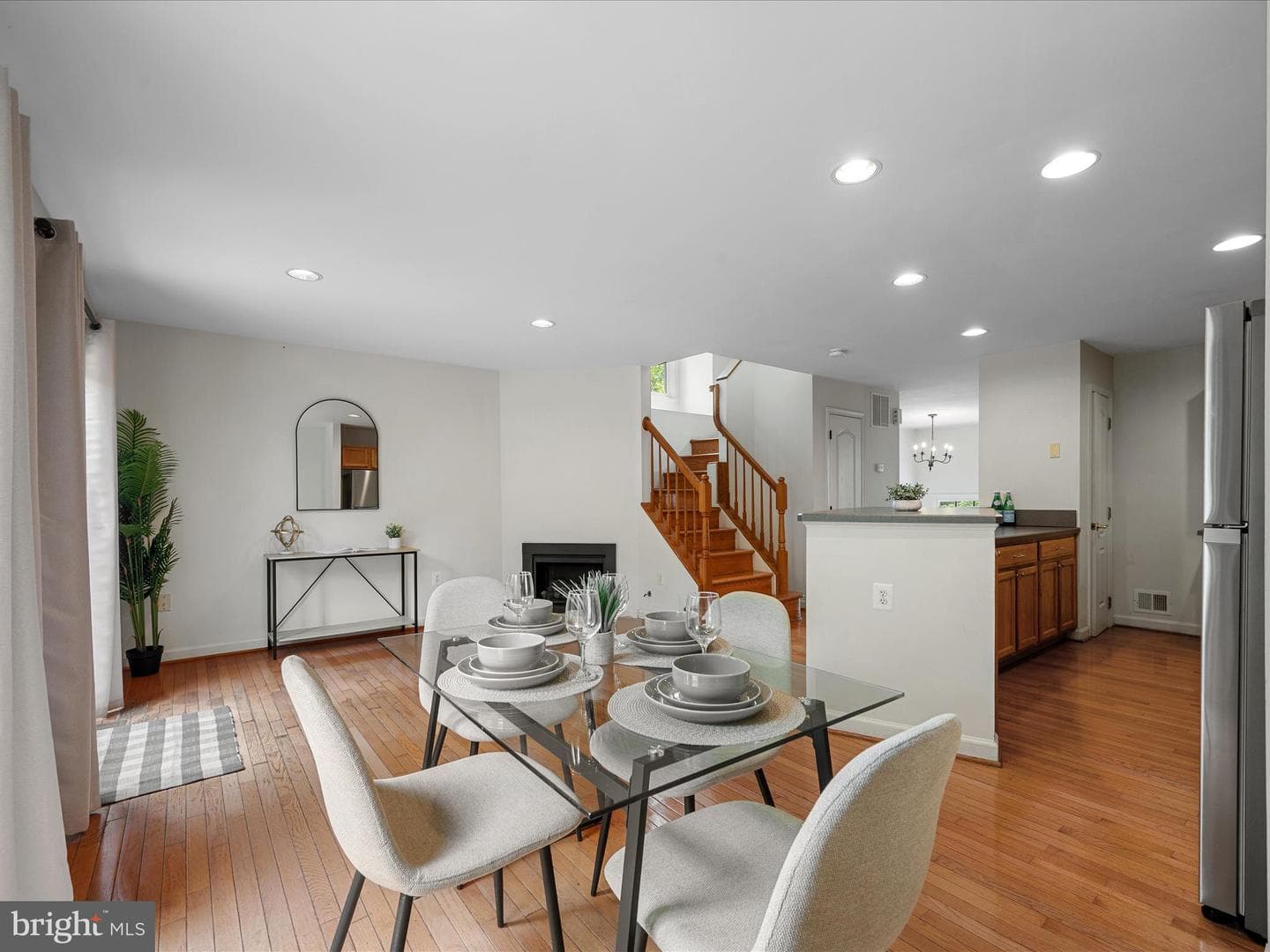119 Maximillian Court SW photo 11