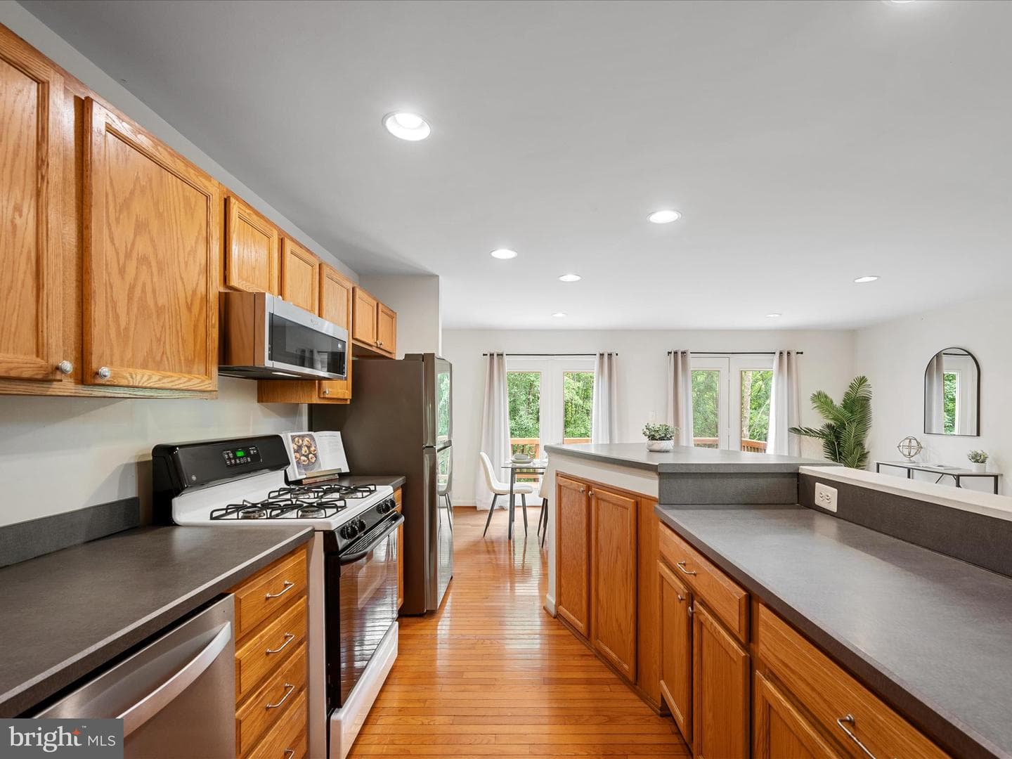 119 Maximillian Court SW photo 14