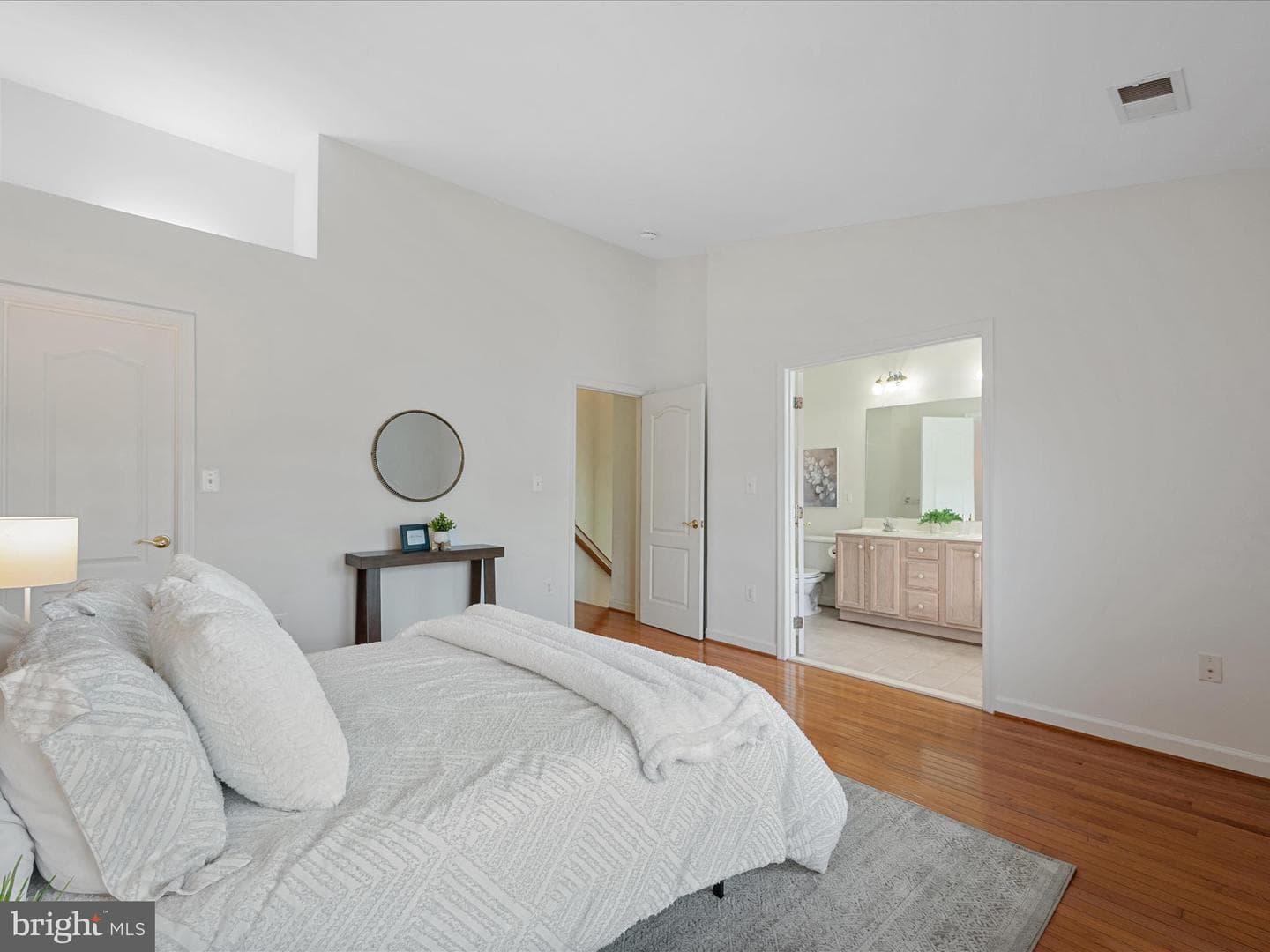 119 Maximillian Court SW photo 18