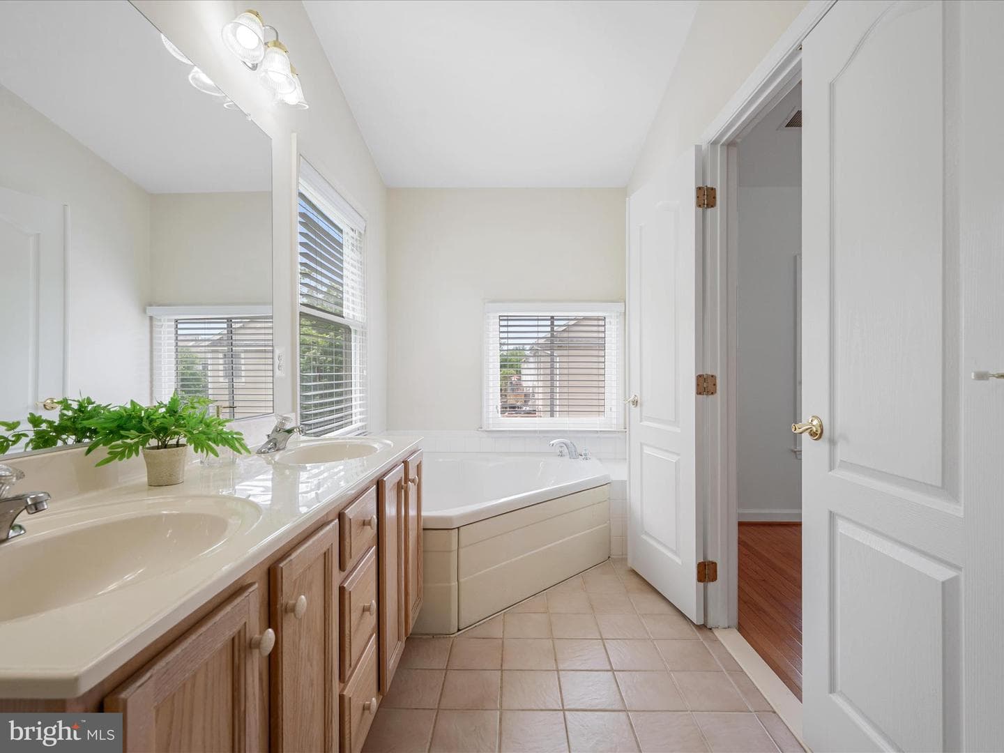 119 Maximillian Court SW photo 20