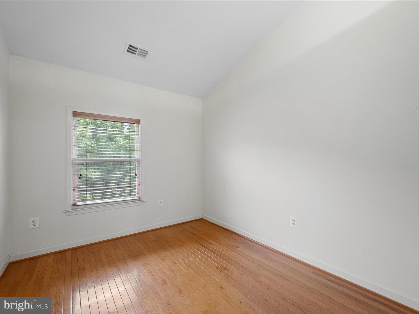 119 Maximillian Court SW photo 27