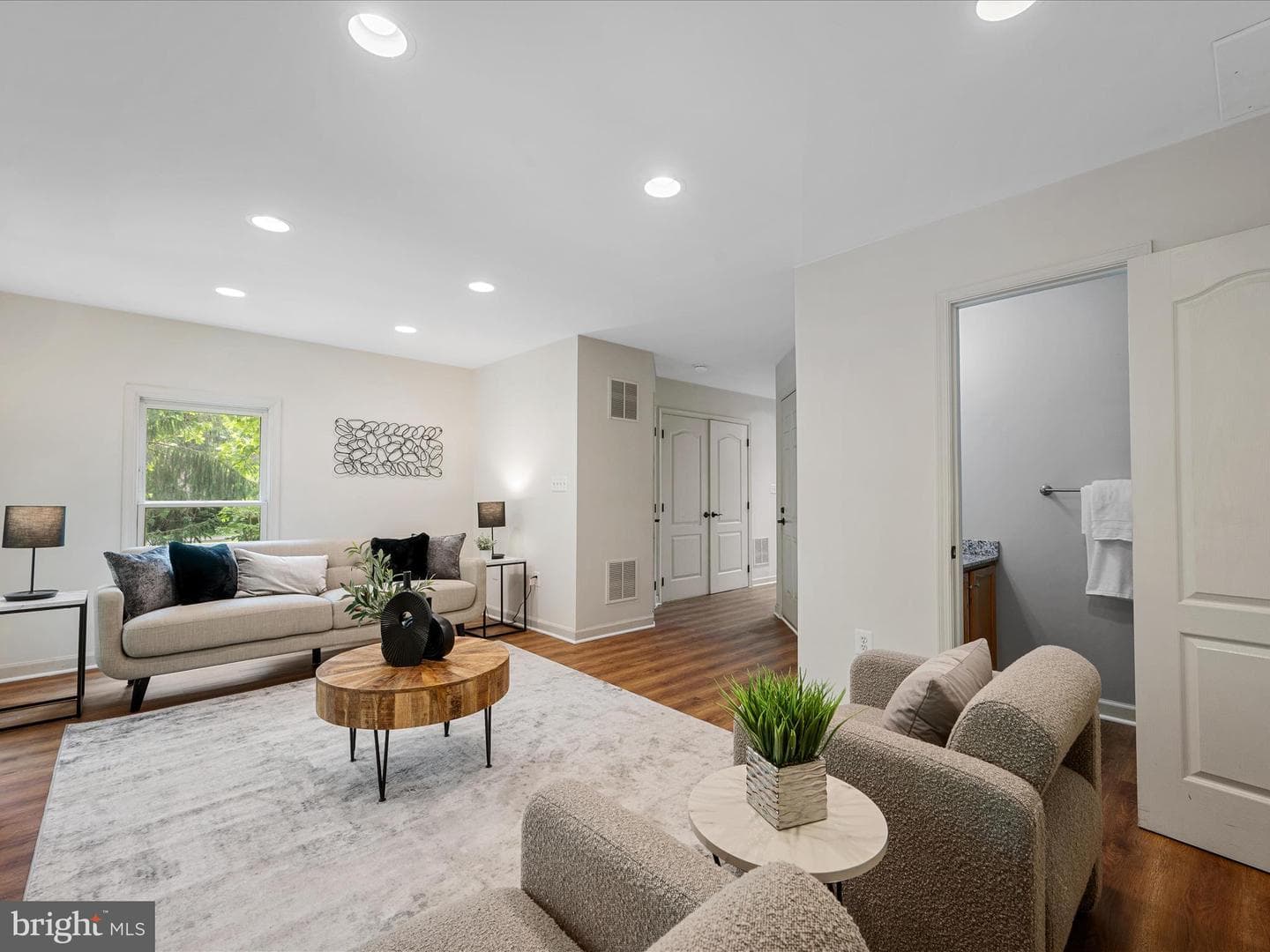 119 Maximillian Court SW photo 28