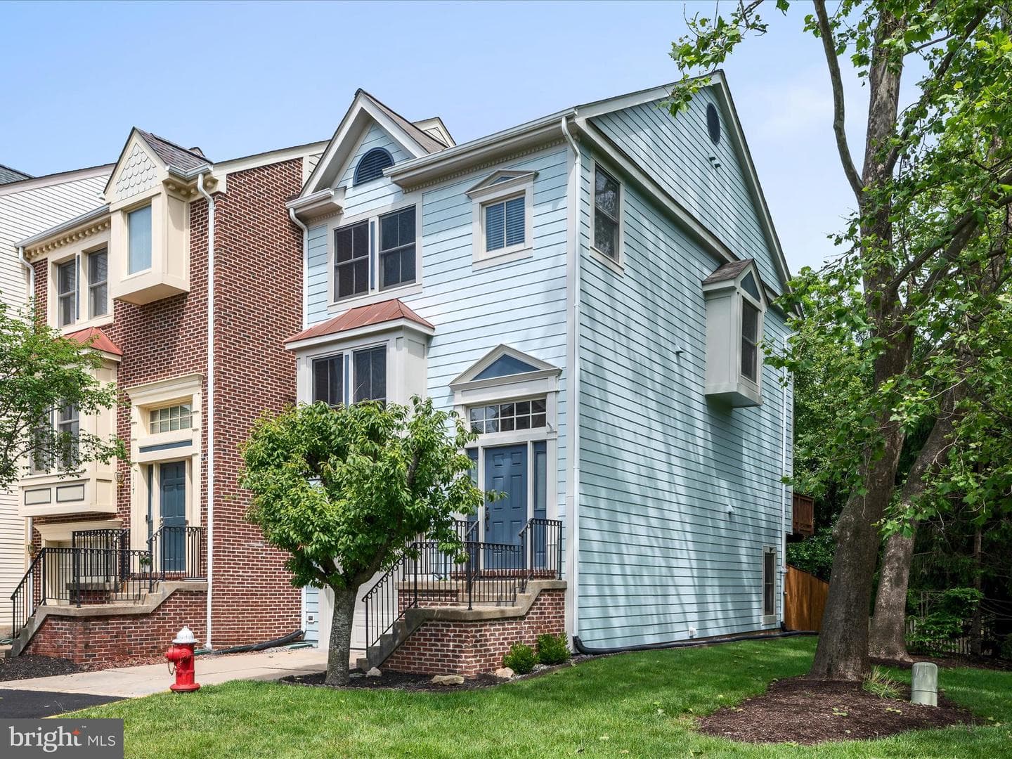 119 Maximillian Court SW photo 3