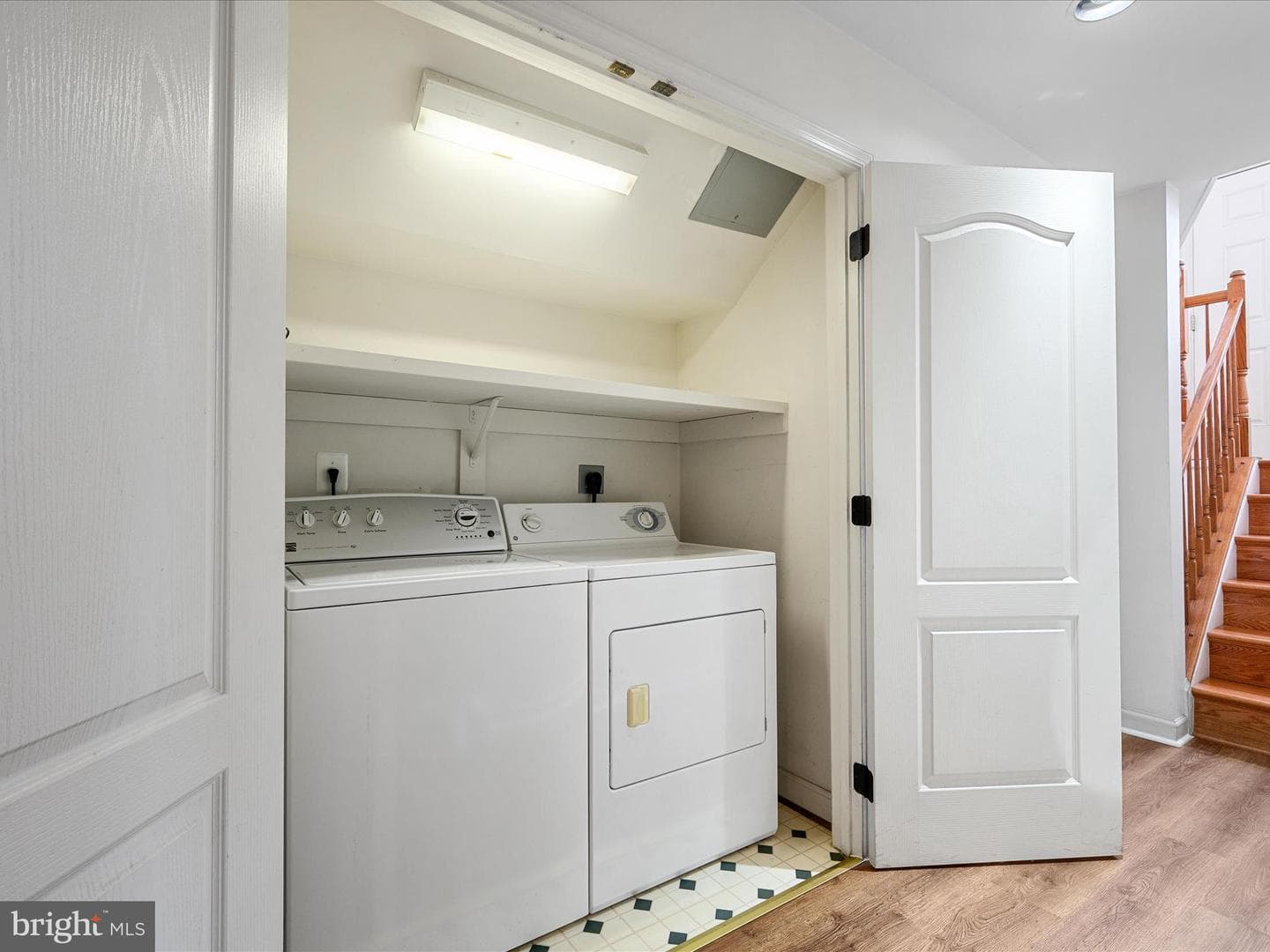 119 Maximillian Court SW photo 32