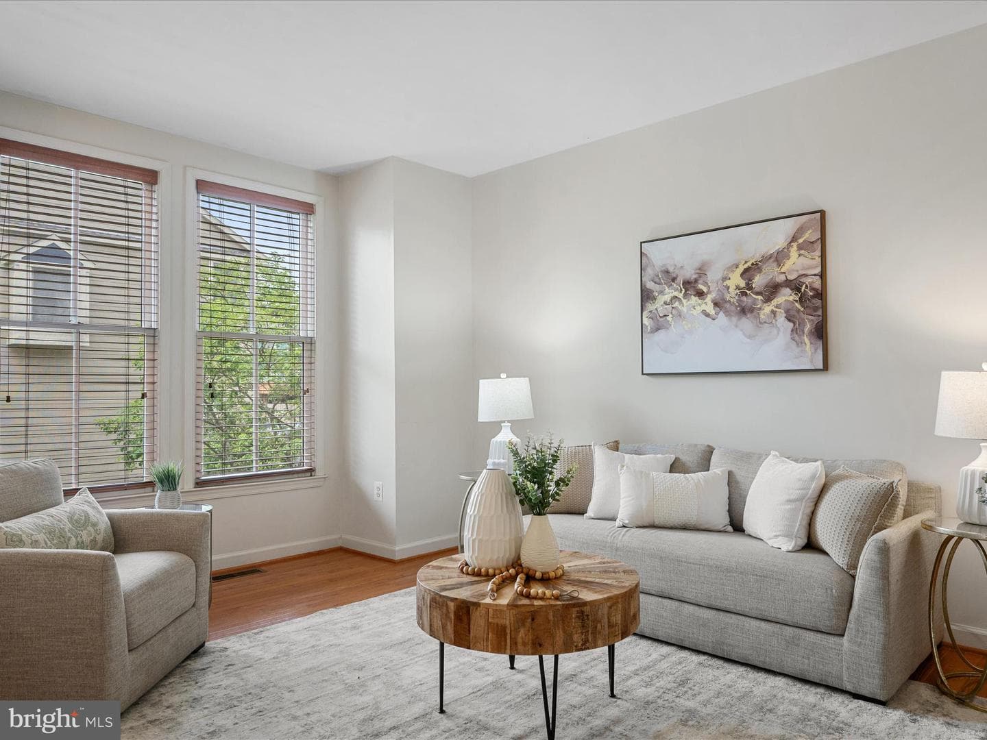 119 Maximillian Court SW photo 4