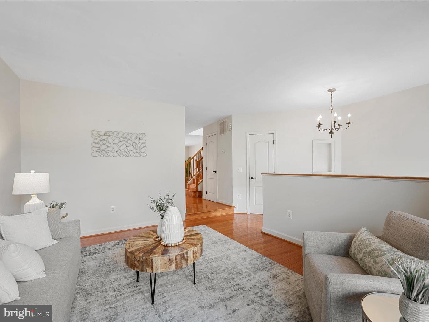119 Maximillian Court SW photo 6