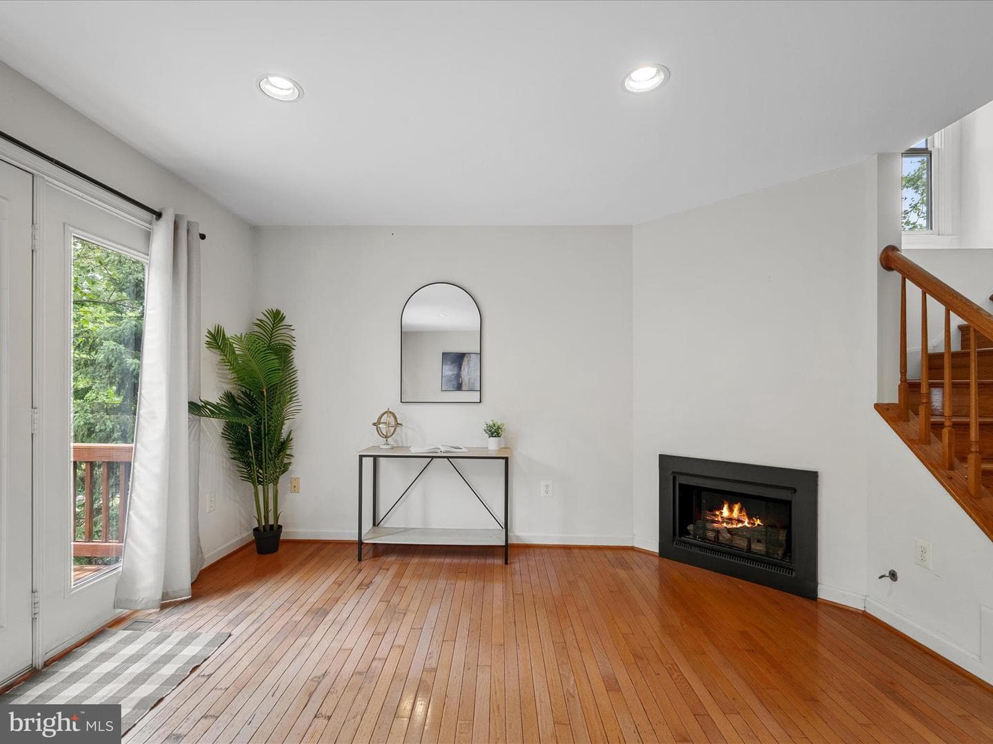 119 Maximillian Court SW photo 9
