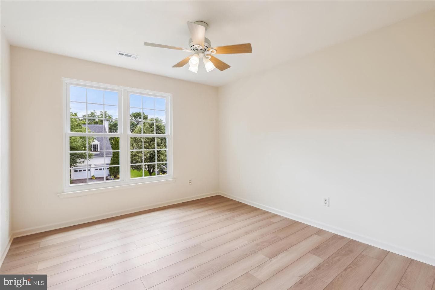 831 Macalister Drive SE photo 23