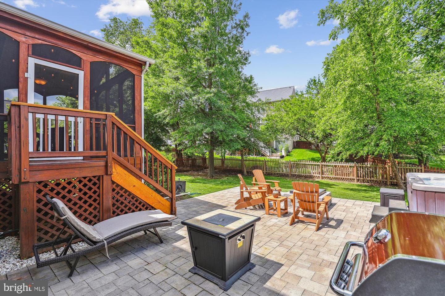 831 Macalister Drive SE photo 33