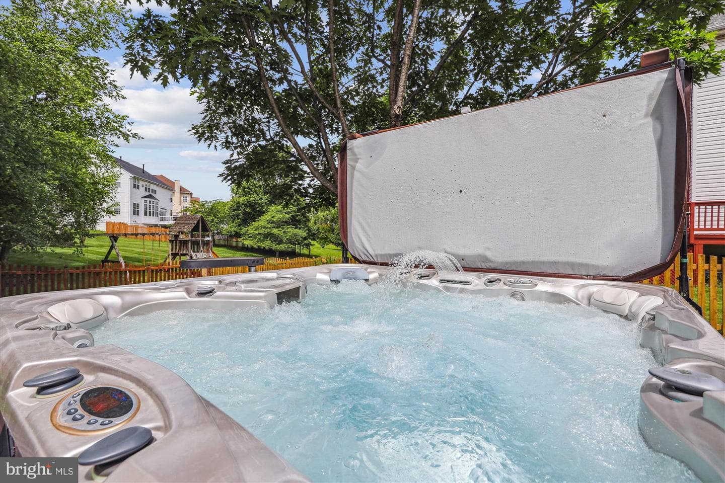 831 Macalister Drive SE photo 35