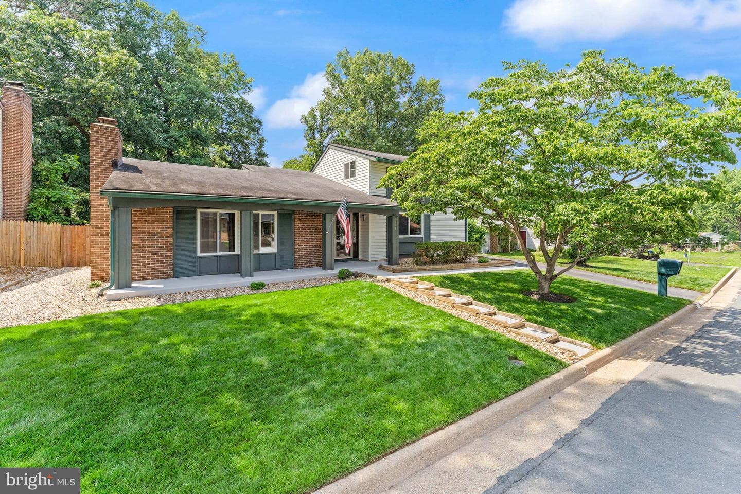515 Sugarland Run Drive photo 2